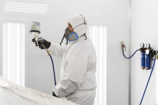 pintura Eco Tec en piezas metálicas